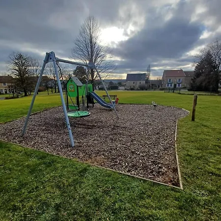 Le Nid Des Hirondelles Avec Borne De Recharge
